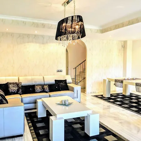 Holiday home El Rio Puerto Banus *